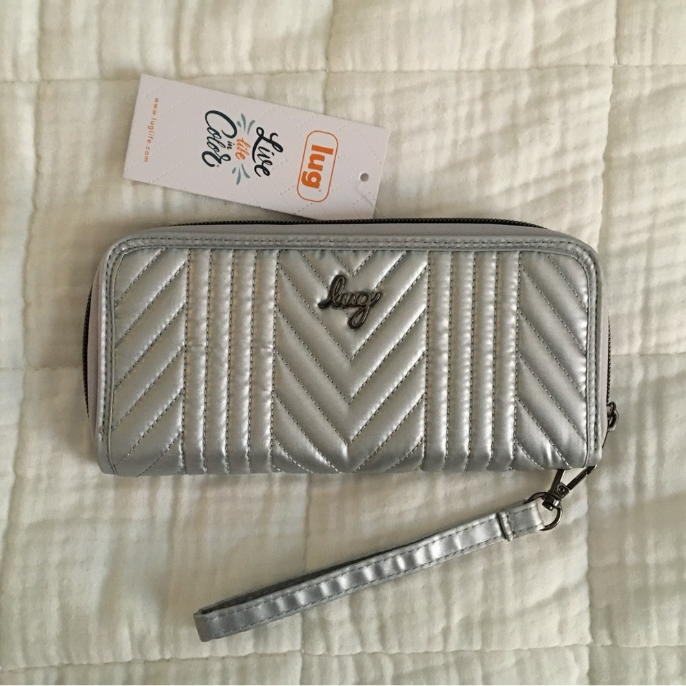 Lug Straddle Wristlet RFID Wallet NWT Silver